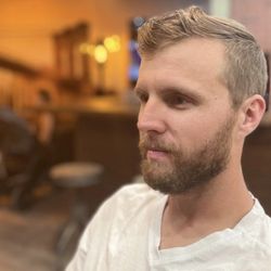 The Tonsorium Mens Grooming Lounge By Juliet - Men's haircut
