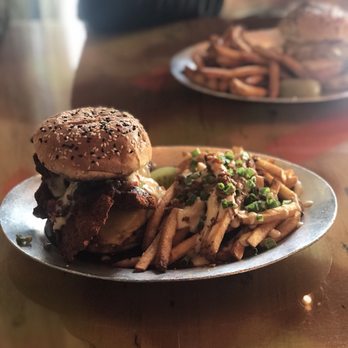 Hop + Grind - Barnstormer sandwich and Pig Pile fries - Burgers Near Me - Durham, New Hampshire