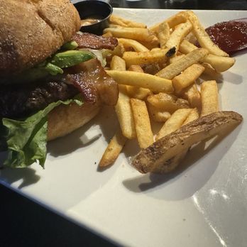 Flatiron bites & brews - Bacon avocado burger. - Cocktail Bars Near Me - Albuquerque, New Mexico