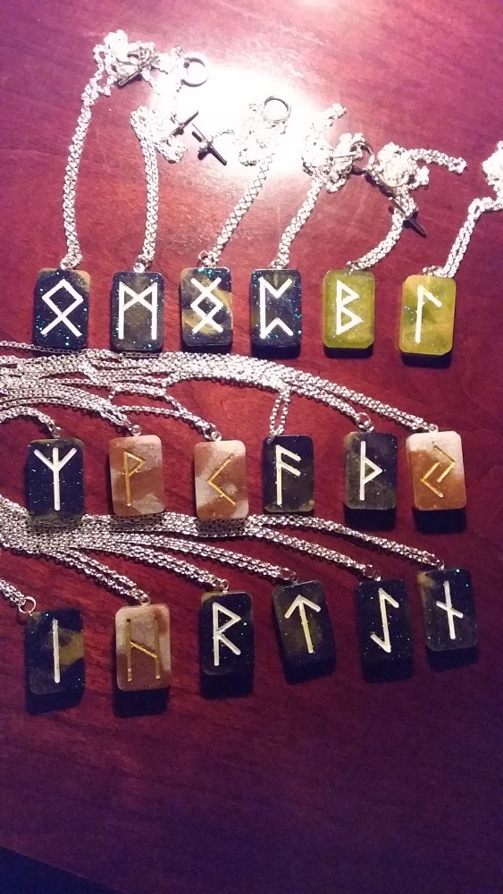 Social spots from Mystic Moon Metaphysical