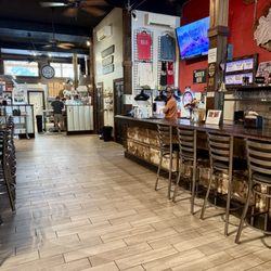 Mad Co. Brew House - Interior bar