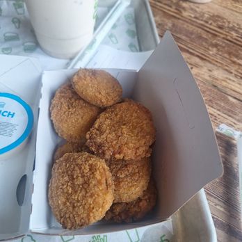 Shake Shack Dumbo - Fried pickles - Burgers Near Me - Brooklyn, New York Shake Shack Dumbo - Fried pickles - Burgers Near Me - Brooklyn, New York
