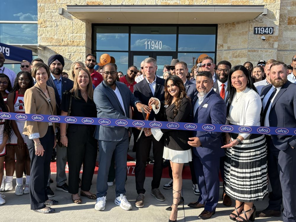 Ufcu Routing Number UFCU - Updated July 2026 - 14 Photos - 11940 E US 290, Manor, Texas ...
