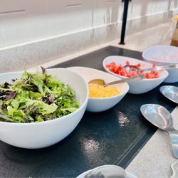 Wingtips Lounge - Salad