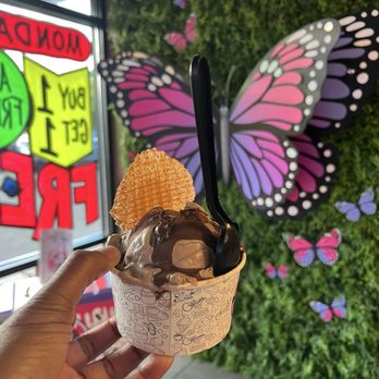 La Michoacana Monarca - Ferrero ice cream - Ice Cream & Frozen Yogurt Near Me - Saint Paul, Minnesota