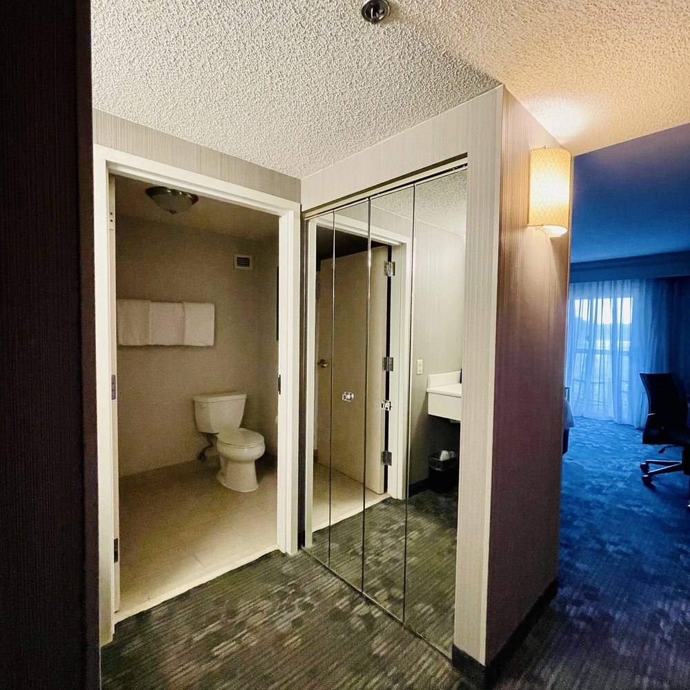 Courtyard by Marriott Cleveland Independence - Closet and bathroom - Hotels Near Me - Independence, Ohio