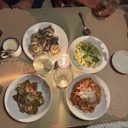 Mushroom Ravioli di Salmone Gluten Free gnocchi with pesto Tonnarelli all' Amatriciana Tagliatelle alla Bolognese Mushroom Ravioli di Salmone Gluten Free gnocchi with pesto Tonnarelli all' Amatriciana Tagliatelle alla Bolognese