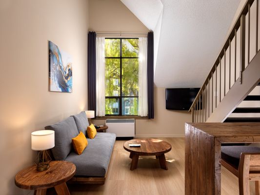 Huntingdon Hotel & Suites by null