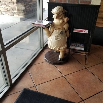 Big B's Texas BBQ - Pig statue - Barbeque Near Me - Henderson, Nevada Big B's Texas BBQ - Pig statue - Barbeque Near Me - Henderson, Nevada