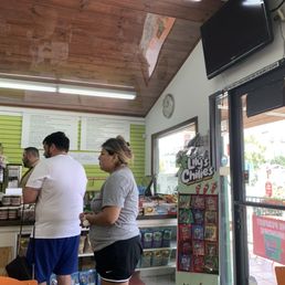 Cashier/order area.