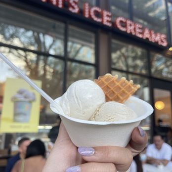 Jeni's Splendid Ice Creams - Honey Vanilla Bean Coffee with cream & sugar - Ice Cream & Frozen Yogurt Near Me - Houston, Texas
