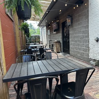 189 Burger - Outdoor patio - New American Near Me - East Aurora, New York 189 Burger - Outdoor patio - New American Near Me - East Aurora, New York