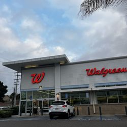 Walgreens - Front of store