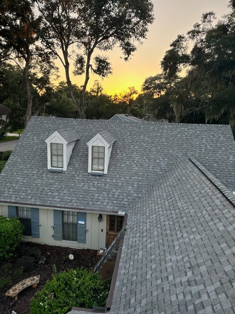 Slide of Bruzz Roofing