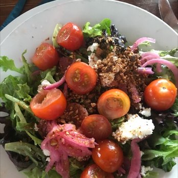 Howe Sound Inn & Brewing Co. - Howes Sound Salad - Brewpubs Near Me - Squamish, British Columbia