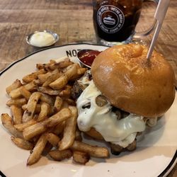Notre-Boeuf-de-Grâce - Holy Swiss, le burger