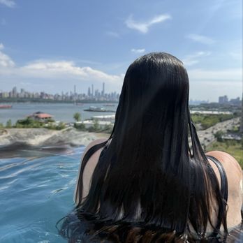SoJo Spa Club - Infinity pool - Saunas Near Me - Edgewater, New Jersey