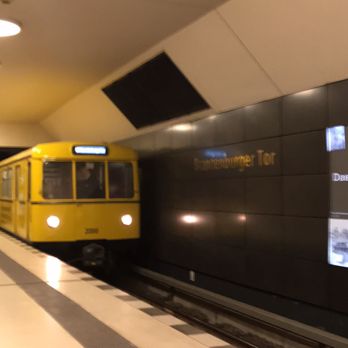Bahnhof Berlin Brandenburger Tor - U55 pulling into Brandenburg Tor station - Train Stations Near Me - Berlin, BE