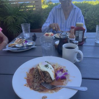 Castaway Cafe - Kalua Pork Huevos Rancheros - American Near Me - Lahaina, Hawaii