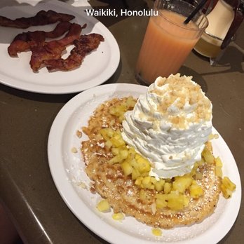 Eggs 'n Things - Waikiki Beach Eggspress - Pineapple mac nut waffle, POG juice & "extra crispy" bacon - Breakfast & Brunch Near Me - Honolulu, Hawaii