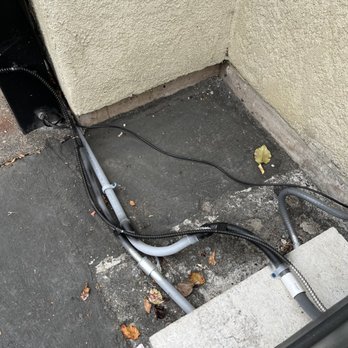 Bay Area Lions Gate - Lions Gate completed exposed wiring conduit at main motor - Fences & Gates Near Me - Los Gatos, California Bay Area Lions Gate - Lions Gate completed exposed wiring conduit at main motor - Fences & Gates Near Me - Los Gatos, California