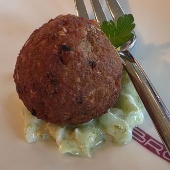 Brook - Gebackene Falafel mit Gurke - International Near Me - Hamburg, HH Brook - Gebackene Falafel mit Gurke - International Near Me - Hamburg, HH