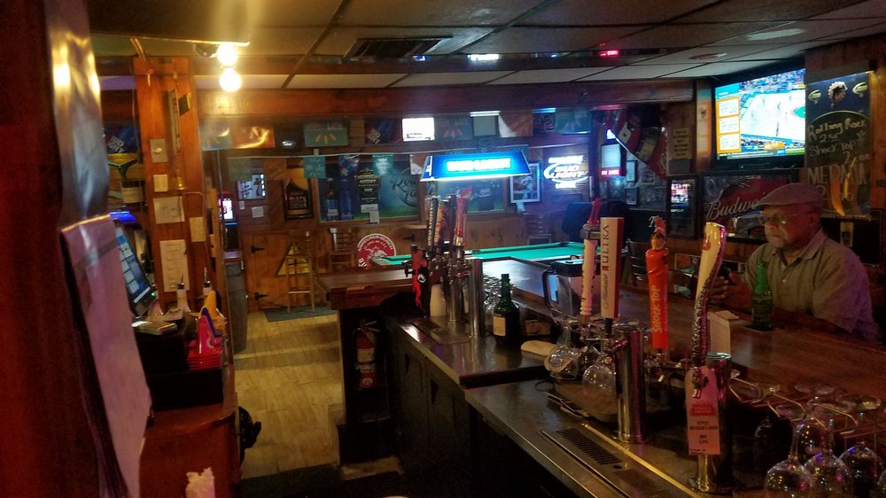 ROUND TABLE SPORTS BAR & LOUNGE 79 Photos & 15 Reviews 11205 NW 7th