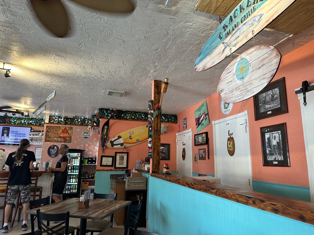 Crackers Island Grille