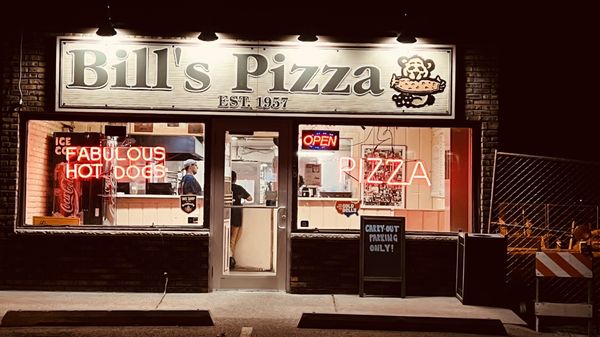Bill's Pizza & Pub by null
