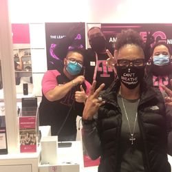 T-Mobile - I'm saying...MK & her Magenta Men of T-Mobile, WONDERFUL CUSTOMER SERVICE, 02.12.2021.