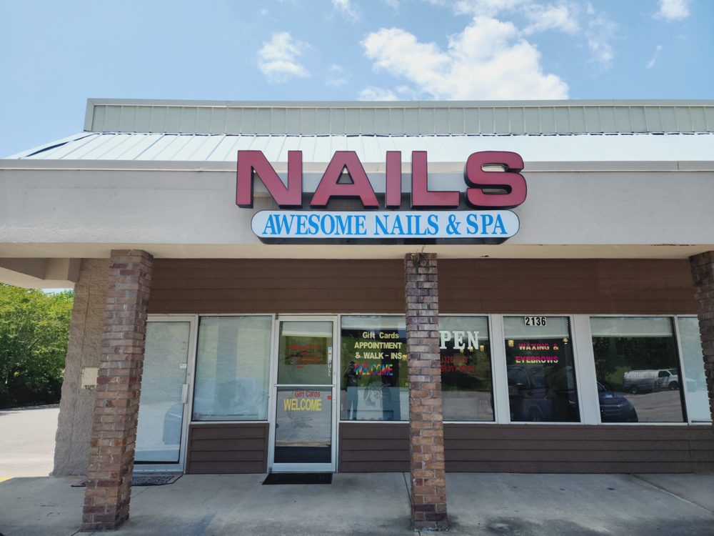 Awesome Nails and Spa Logo