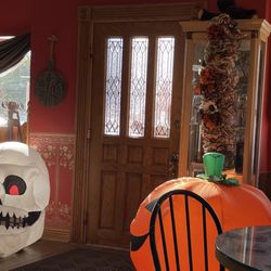 Kate's - Front door