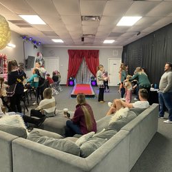 Party N Style - Runway. Nice sitting area for parents.