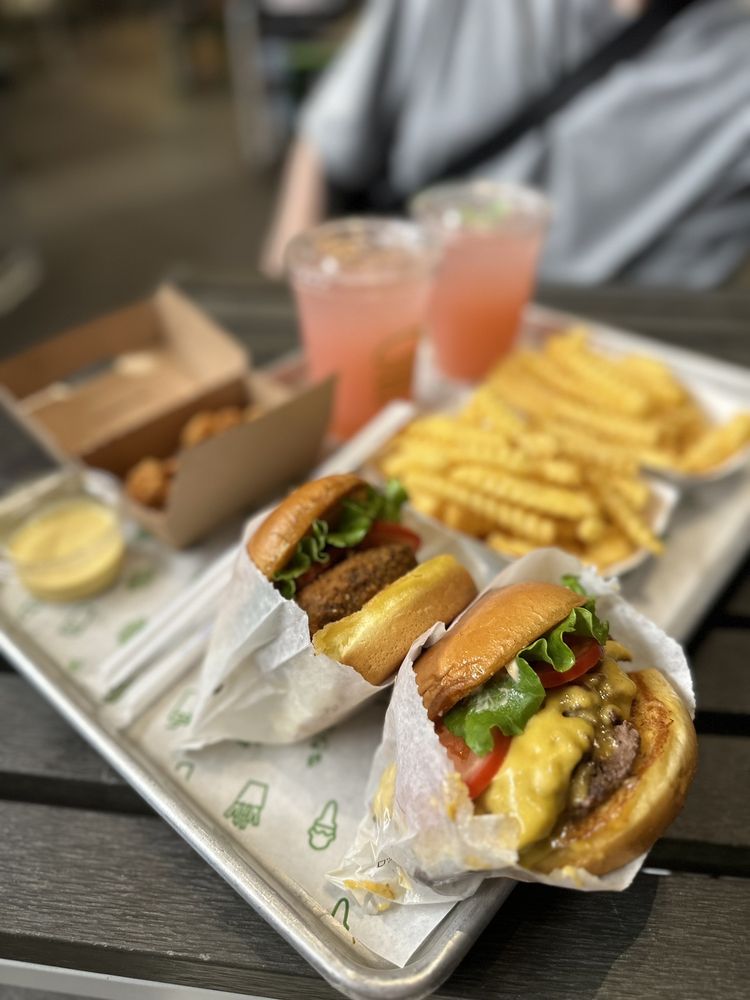 Shake Shack Tokyo International Forum