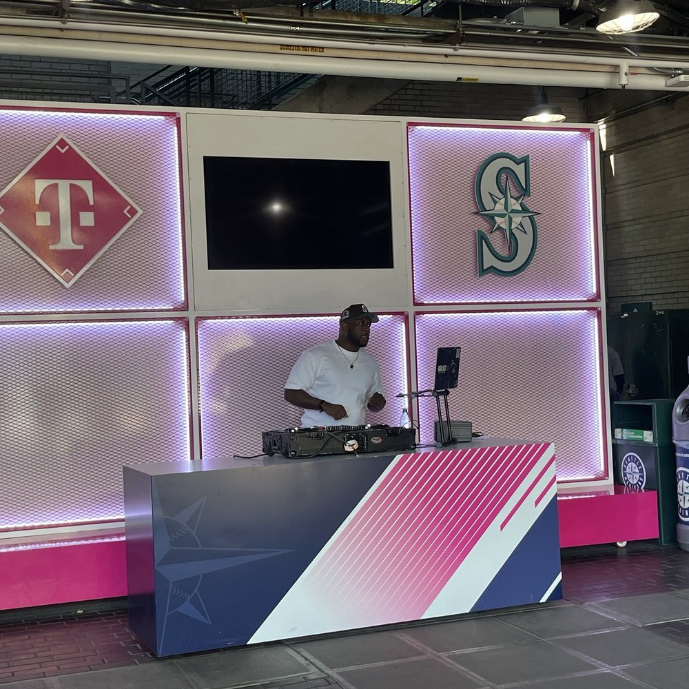 T-Mobile Park - Stadiums & Arenas Near Me - Seattle, Washington T-Mobile Park - Stadiums & Arenas Near Me - Seattle, Washington