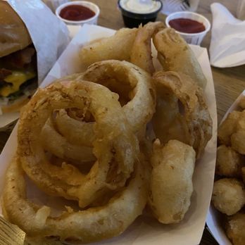 Sideburns - Basket of Onion Rings - Vegan Near Me - Long Beach, California
