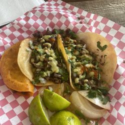 28 Taco Rojo - Steak tacos