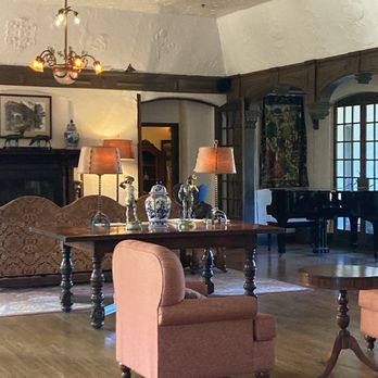 Benbow Historic Inn - Lobby - Hotels Near Me - Garberville, California