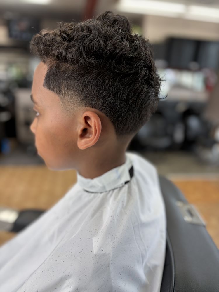 Ashu Barbershop Logo