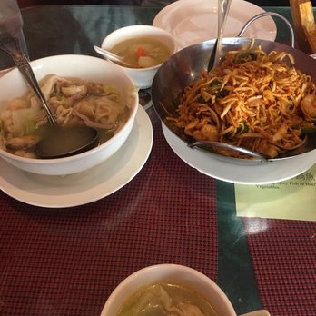 Spices 3 - Wonton Soup and Spicy combo chow mein - Szechuan Near Me - Oakland, California