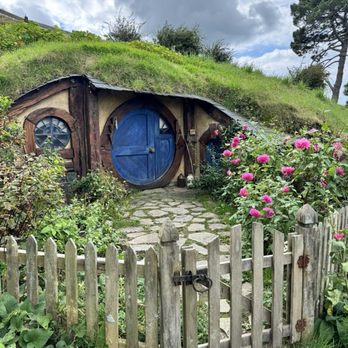 Hobbiton Movie Set - Walking Tours Near Me - Matamata, WKO