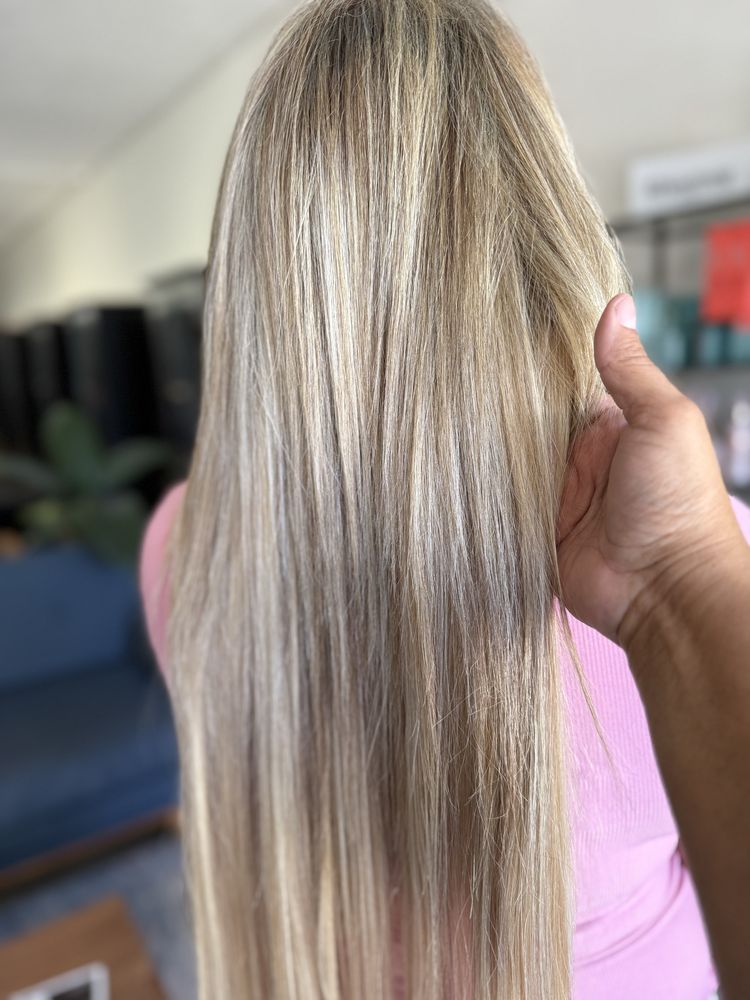 Salon Solè Color Bar and Extensions Logo