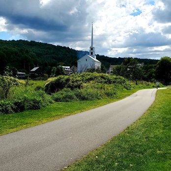 Stowe Recreation Path - Stowe community church near the path - (9/4/2021) - Hiking Near Me