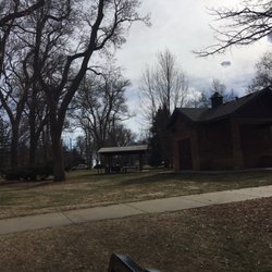Thompson Park - Another picnic structure