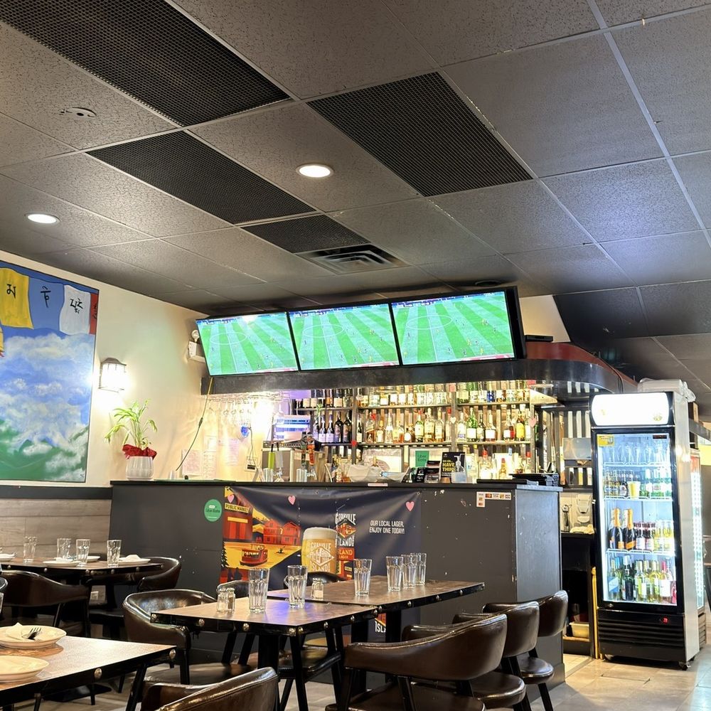 Mount Everest Kitchen & Grill - Ambience - Indian Near Me - Vancouver, British Columbia Mount Everest Kitchen & Grill - Ambience - Indian Near Me - Vancouver, British Columbia