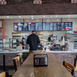 Slice House by Tony Gemignani - Inside, you choose alices in your left and they are heat up for you