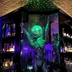Kiss Kiss Bang Bang - Bar area