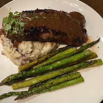 Chefs Kitchen - Steak with asparagus and mashed potatoes - Steakhouses Near Me - Pineville, North Carolina Chefs Kitchen - Steak with asparagus and mashed potatoes - Steakhouses Near Me - Pineville, North Carolina