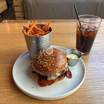 Gordon Ramsay Burger - Salad Near Me - Chicago, Illinois