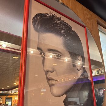 Mel's Diner - Elvis decor - Diners Near Me - Fort Myers, Florida Mel's Diner - Elvis decor - Diners Near Me - Fort Myers, Florida